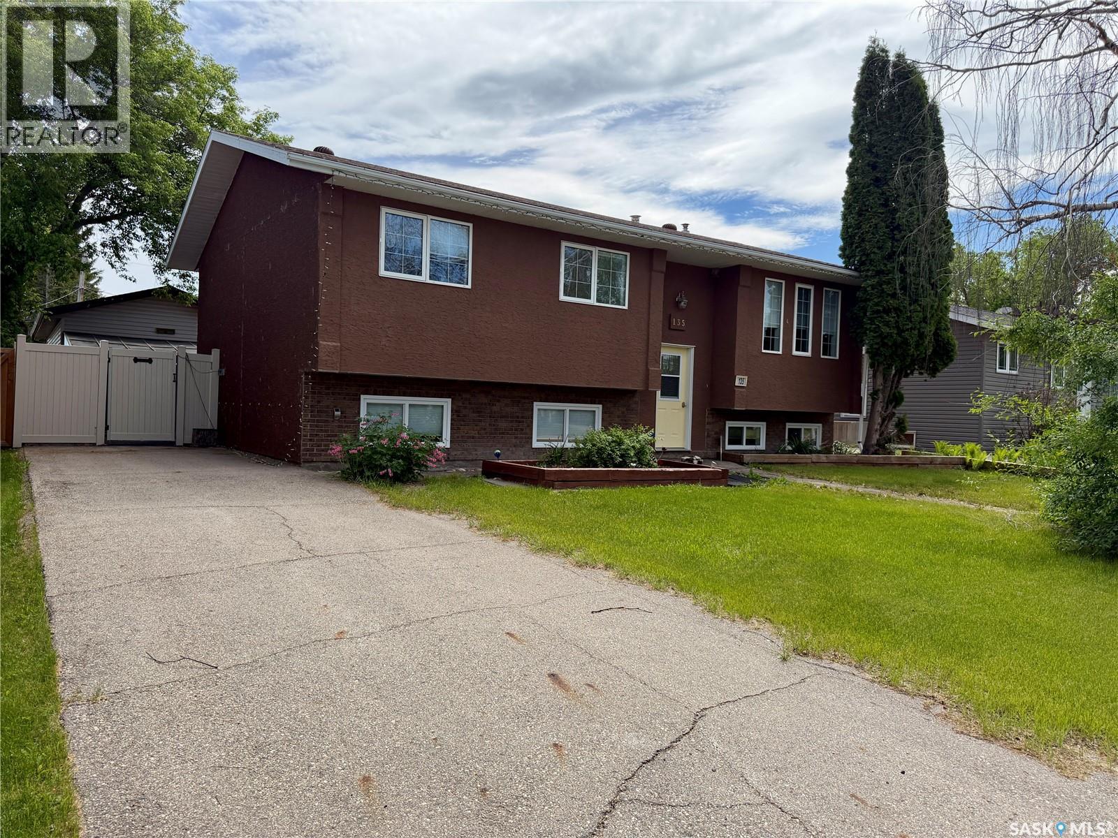 135 Memorial DRIVE Property Photo 1