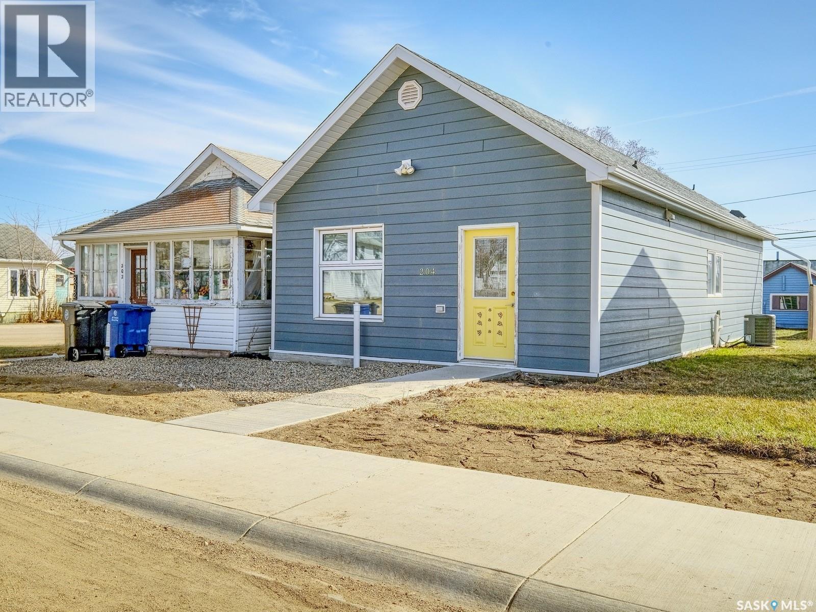 204 2nd AVENUE W Property Photo 1