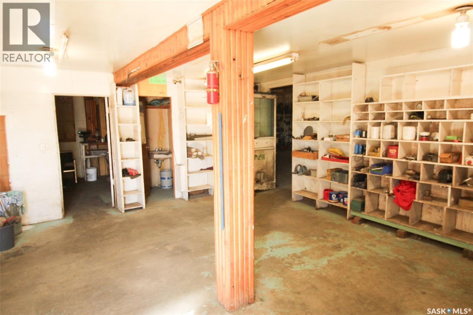 8241 Range Road Property Photo 14