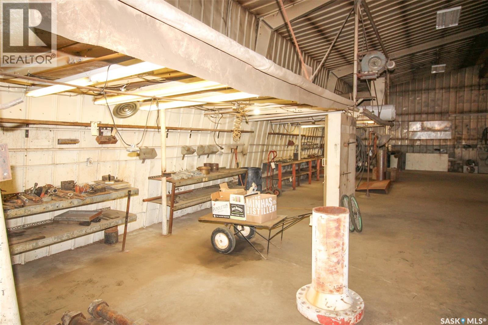 8241 Range Road Property Photo 23