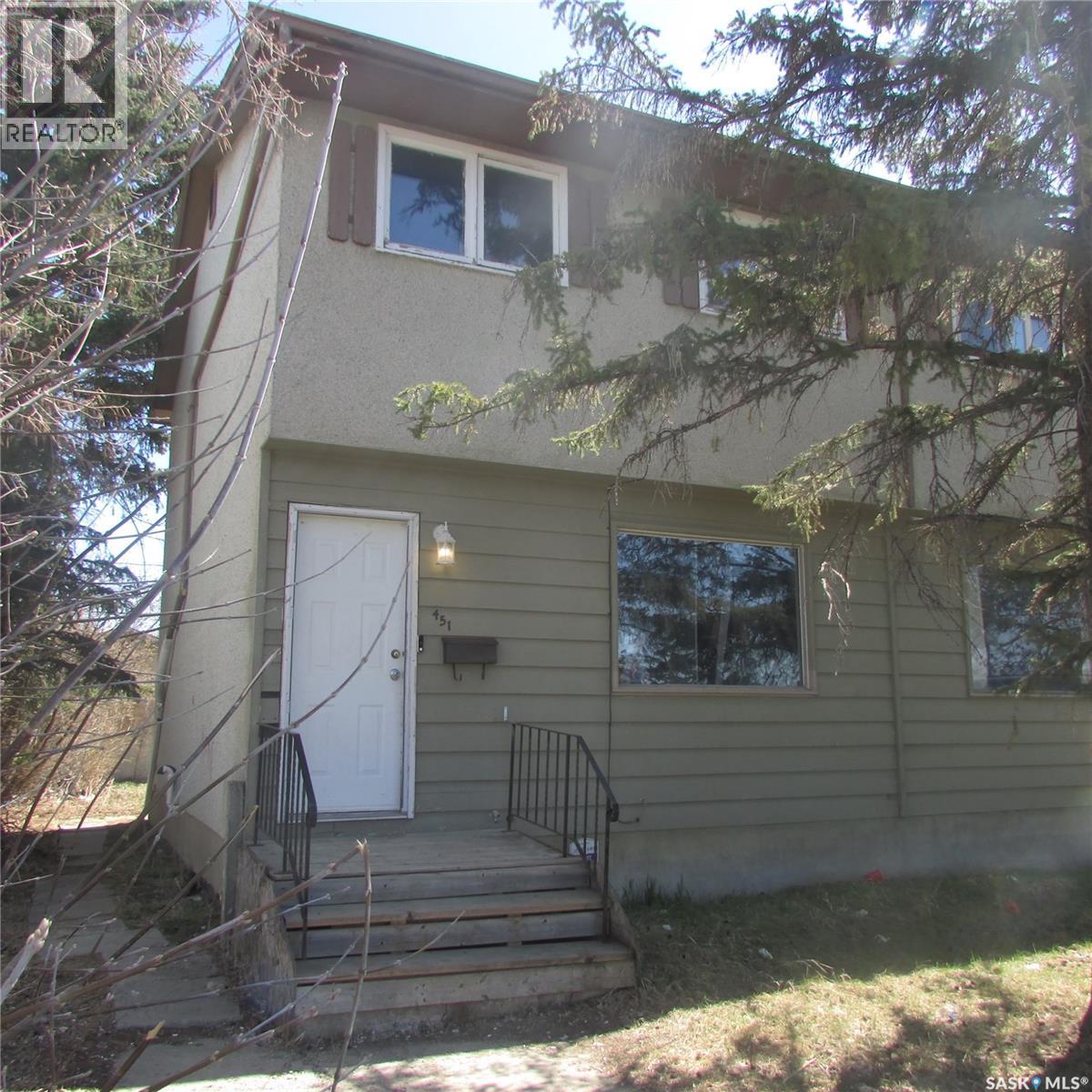 451 McIntosh STREET Property Photo 1