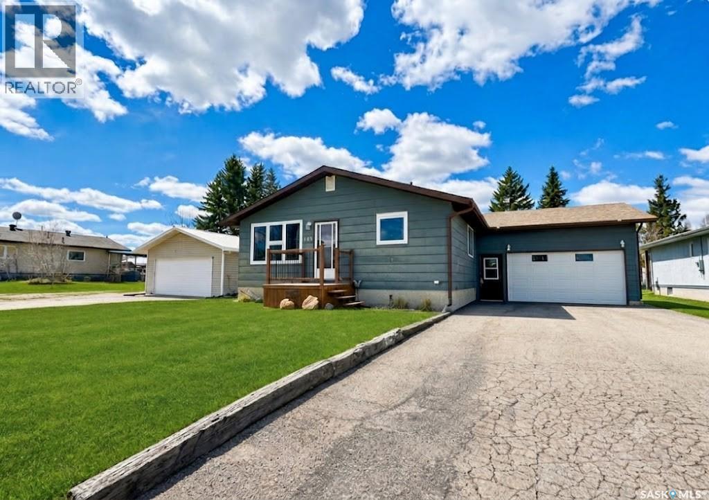404 5th Street N Property Photo 1