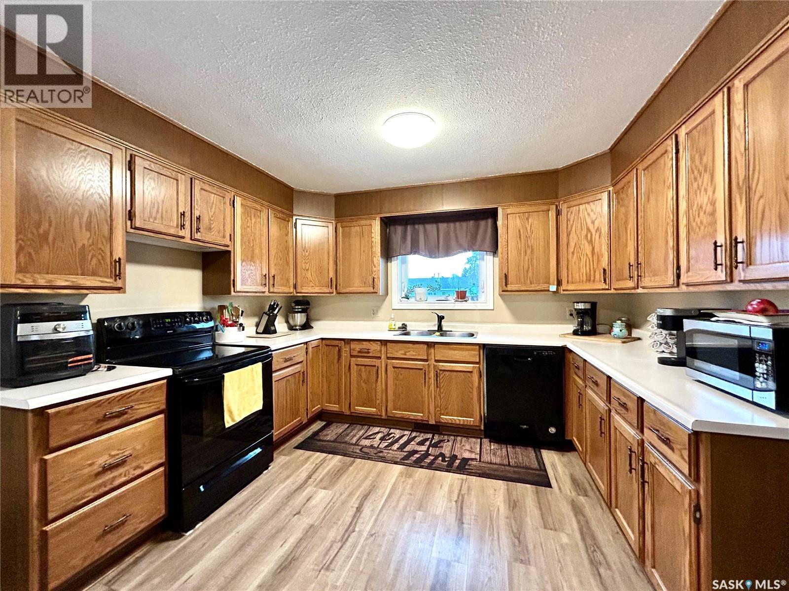 404 5th Street N Property Photo 5