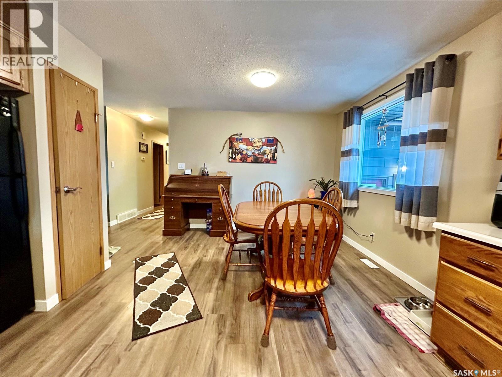 404 5th Street N Property Photo 8