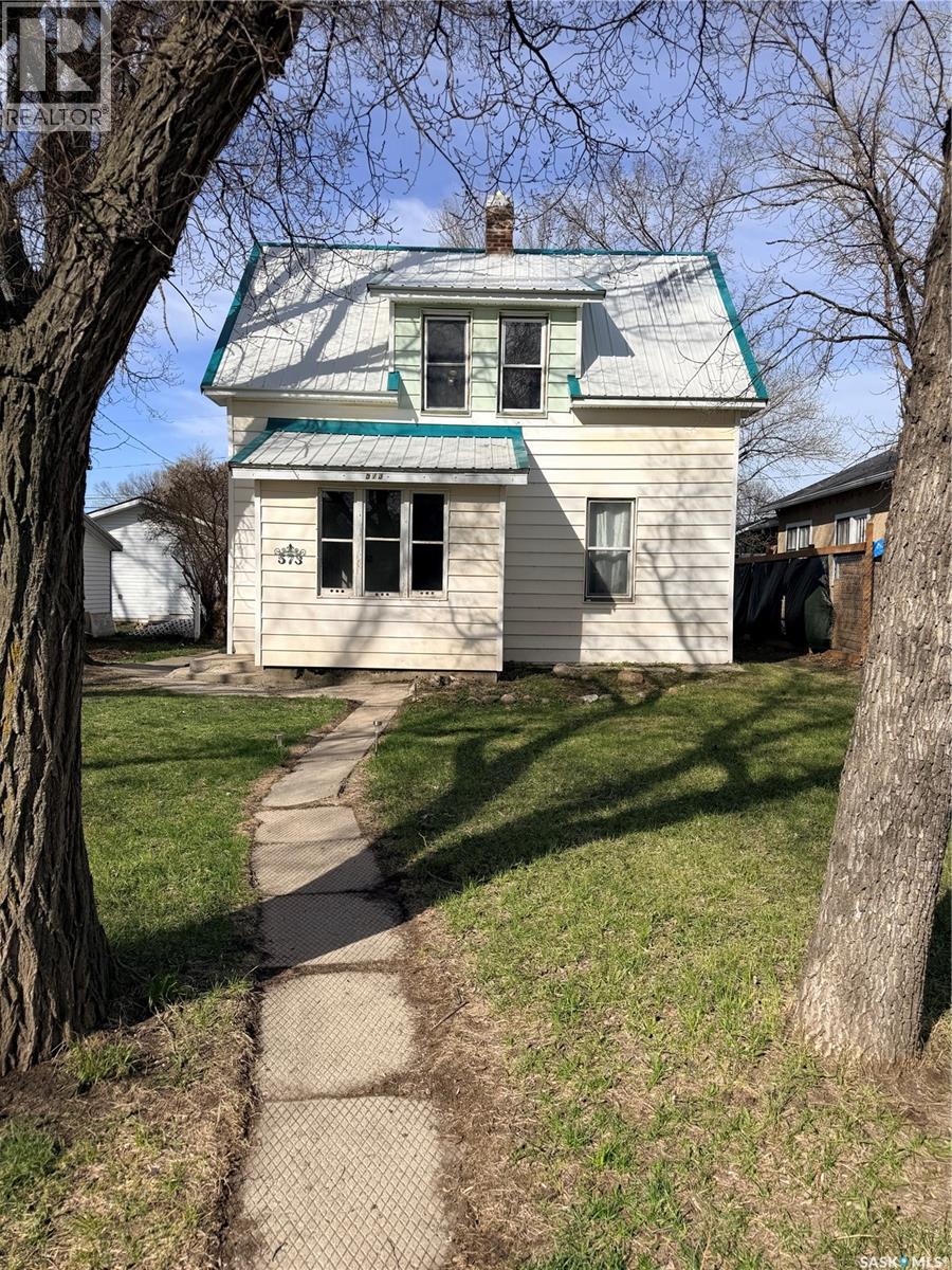 573 Centre Street Property Photo 1