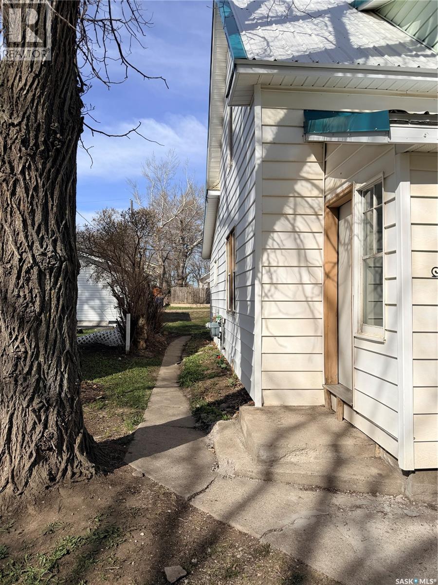 573 Centre Street Property Photo 2