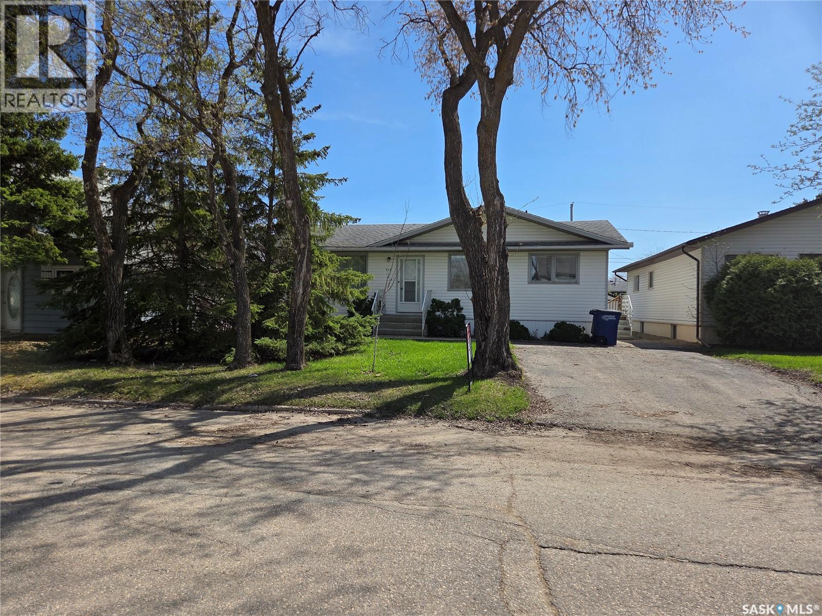 718 98th Avenue Property Photo 1