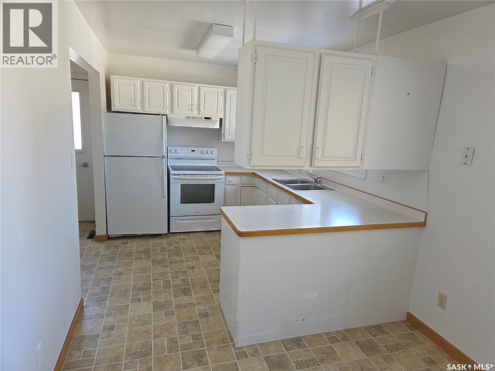 718 98th Avenue Property Photo 5