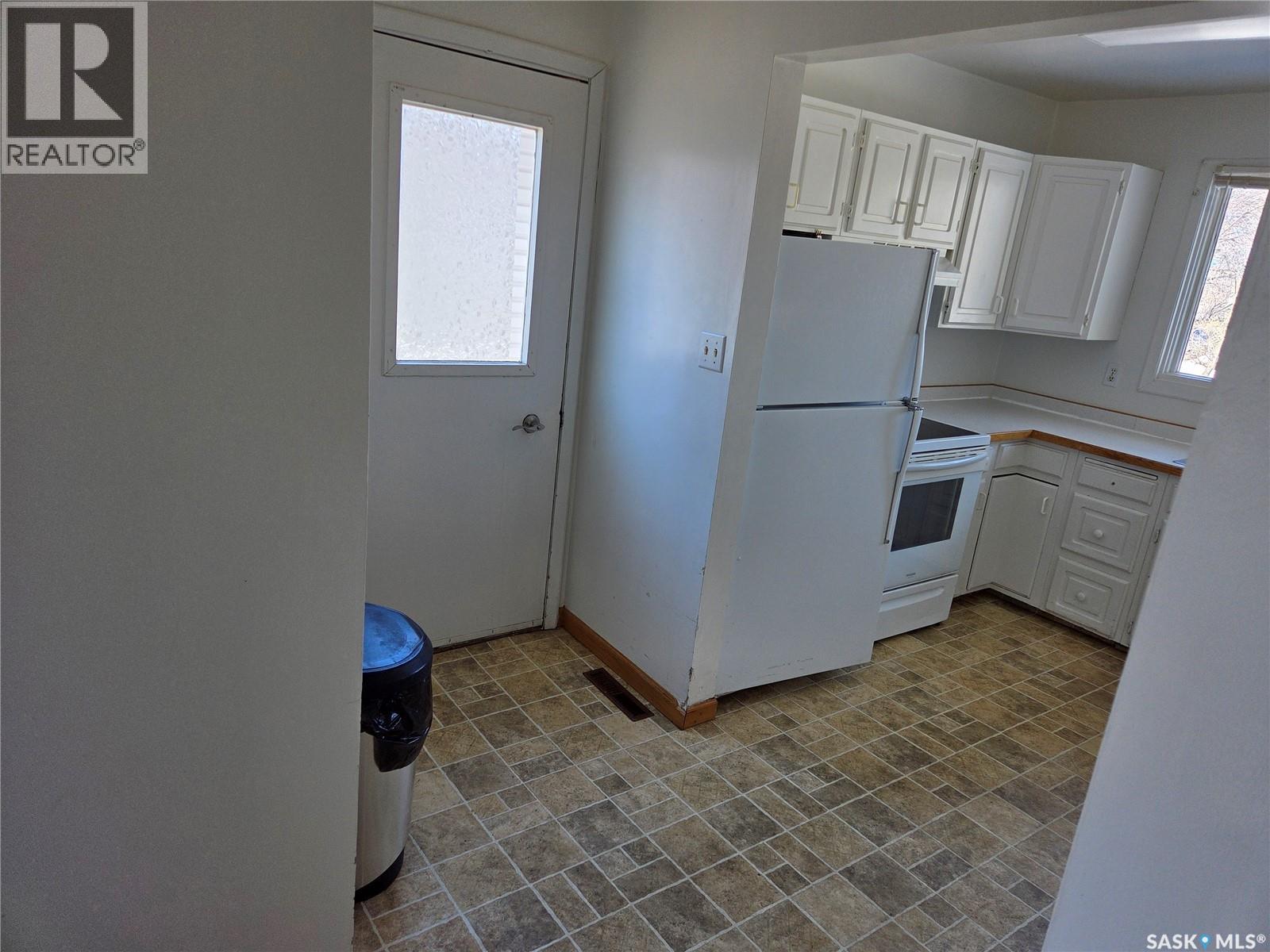 718 98th Avenue Property Photo 6