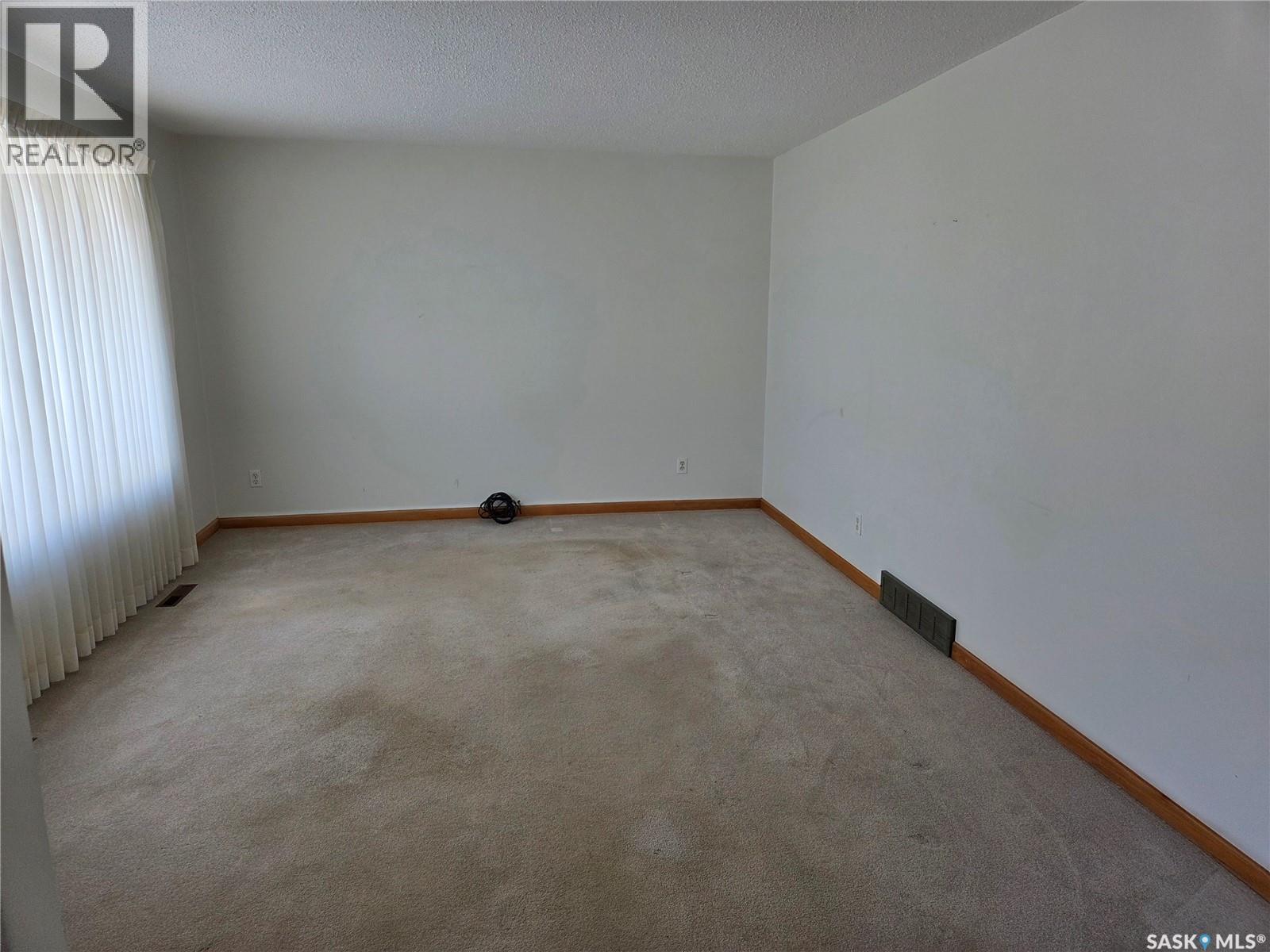 718 98th Avenue Property Photo 8