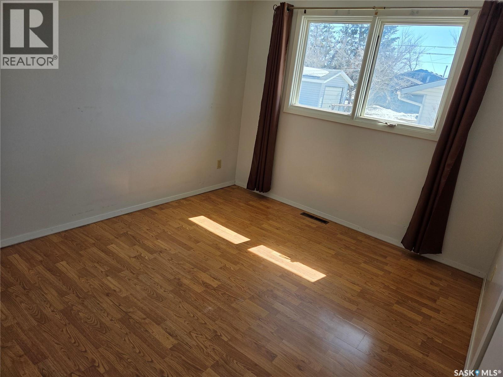 718 98th Avenue Property Photo 11