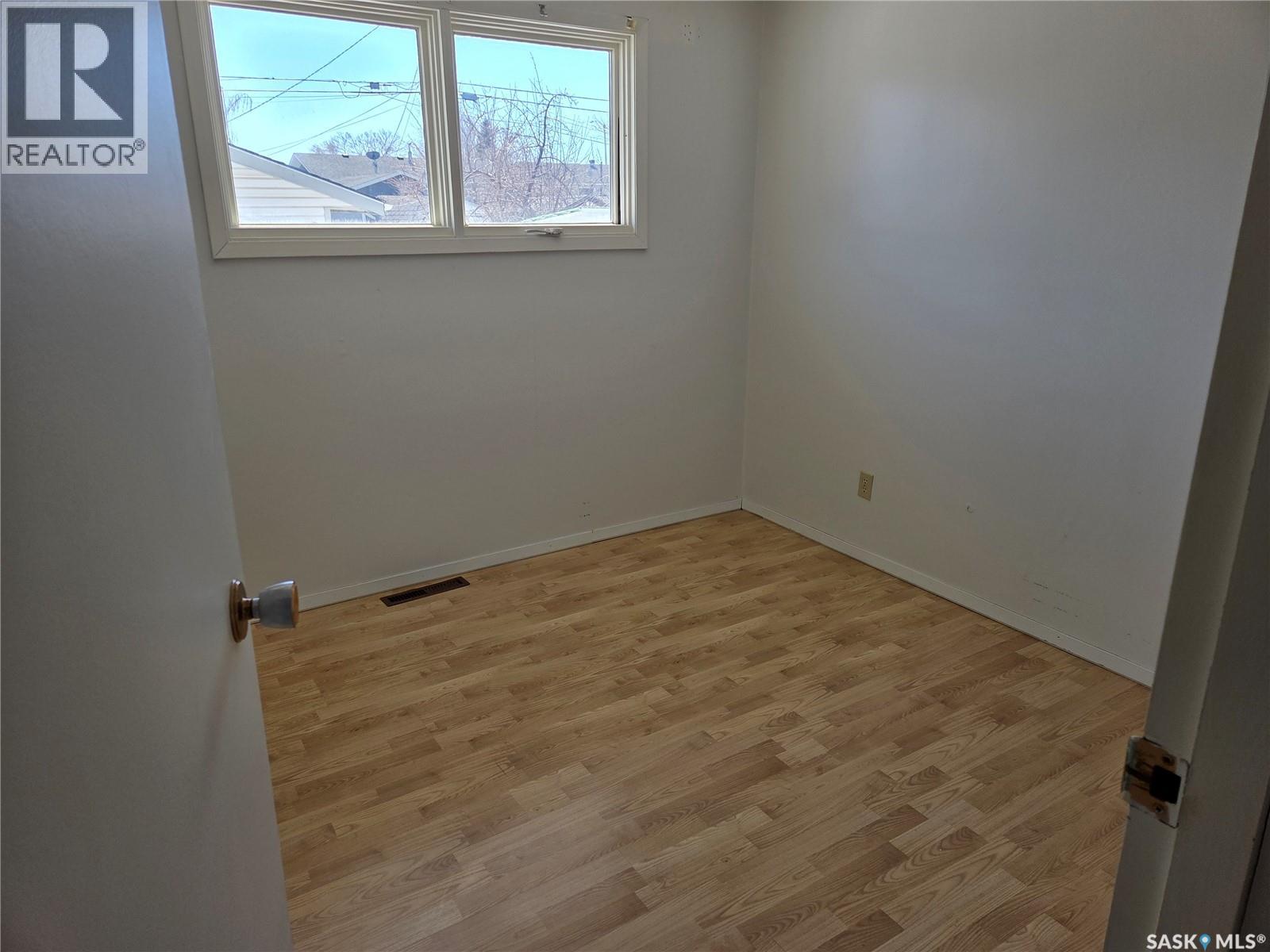 718 98th Avenue Property Photo 12