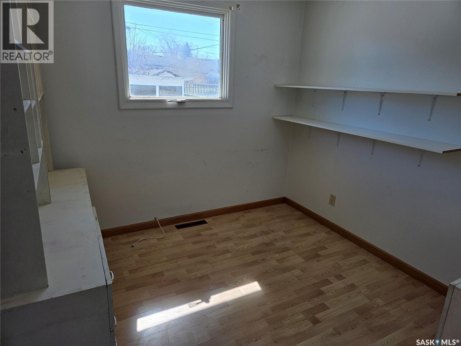 718 98th Avenue Property Photo 13