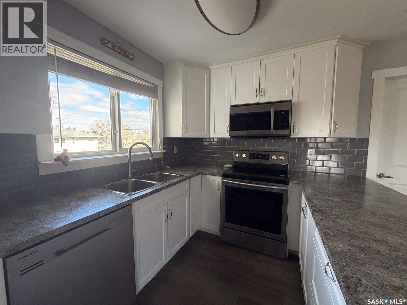 302 Aberdeen Street Property Photo 1