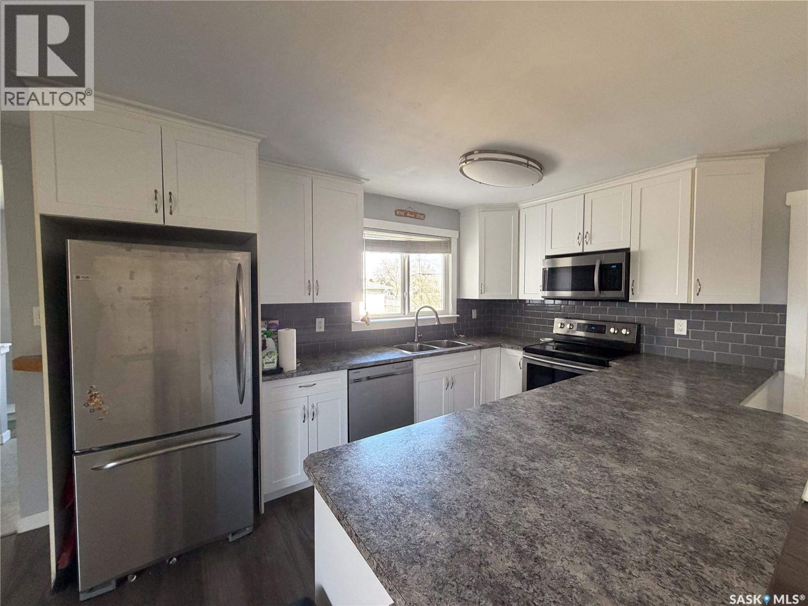302 Aberdeen Street Property Photo 2