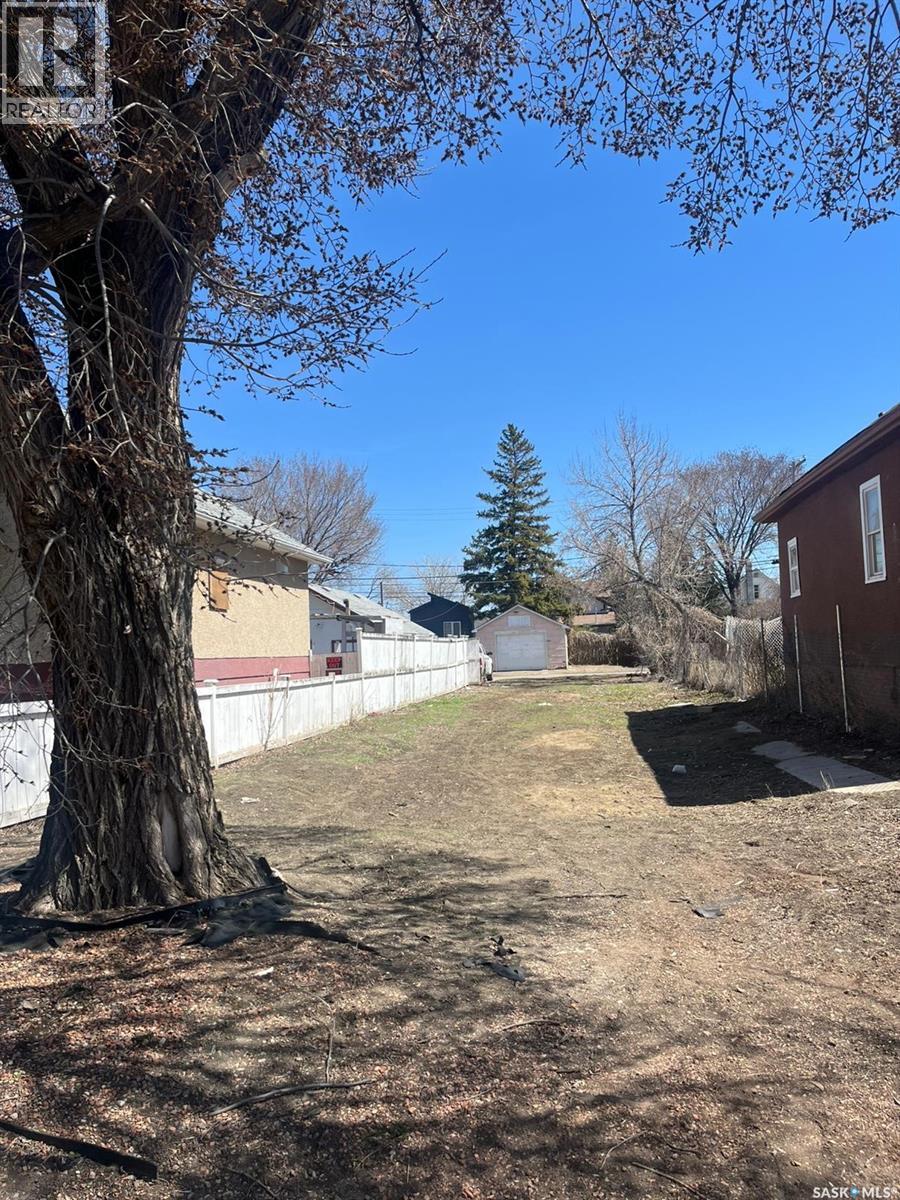 1657 Toronto Street Property Photo 2