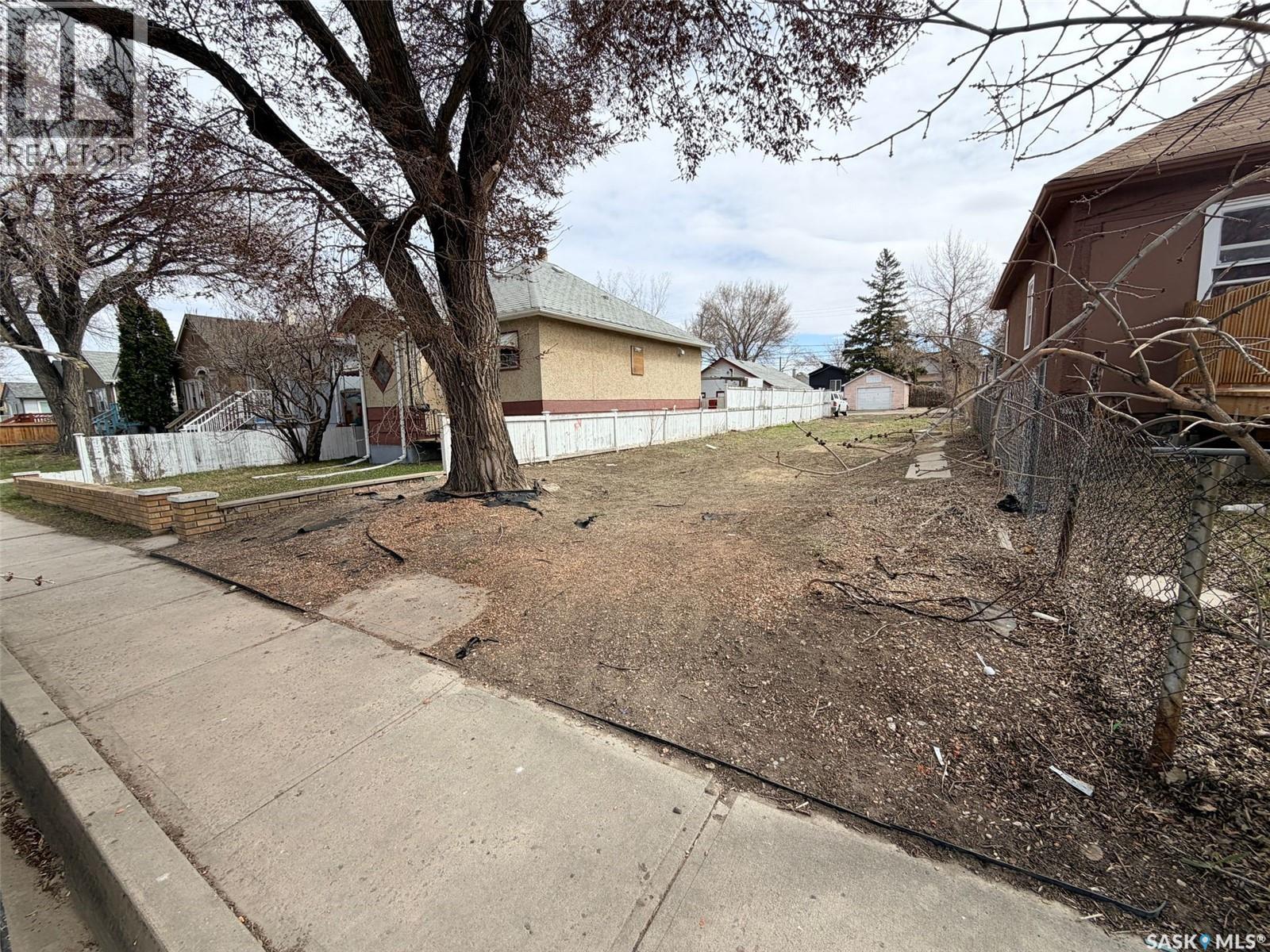 1657 Toronto Street Property Photo 3