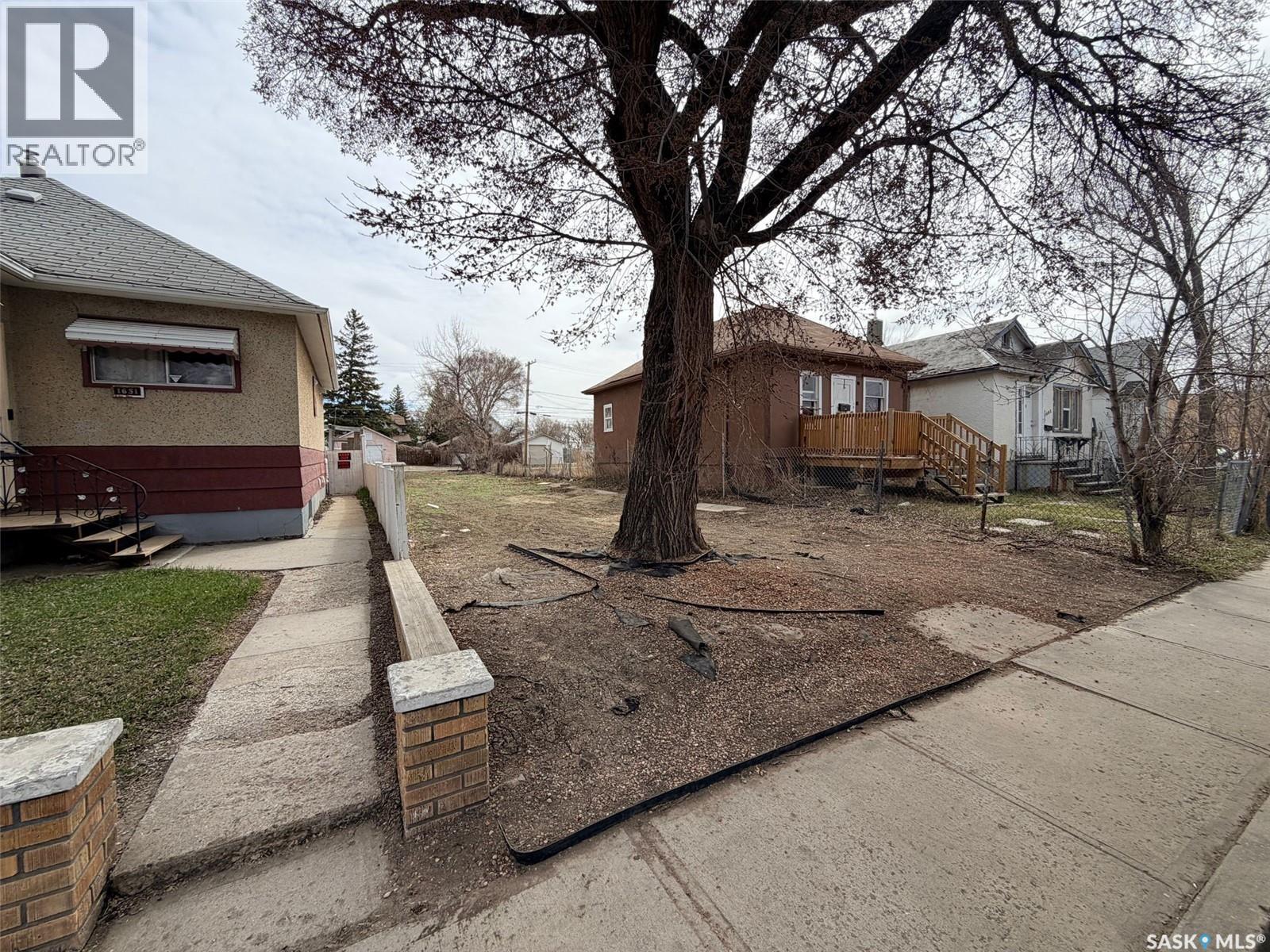 1657 Toronto Street Property Photo 4
