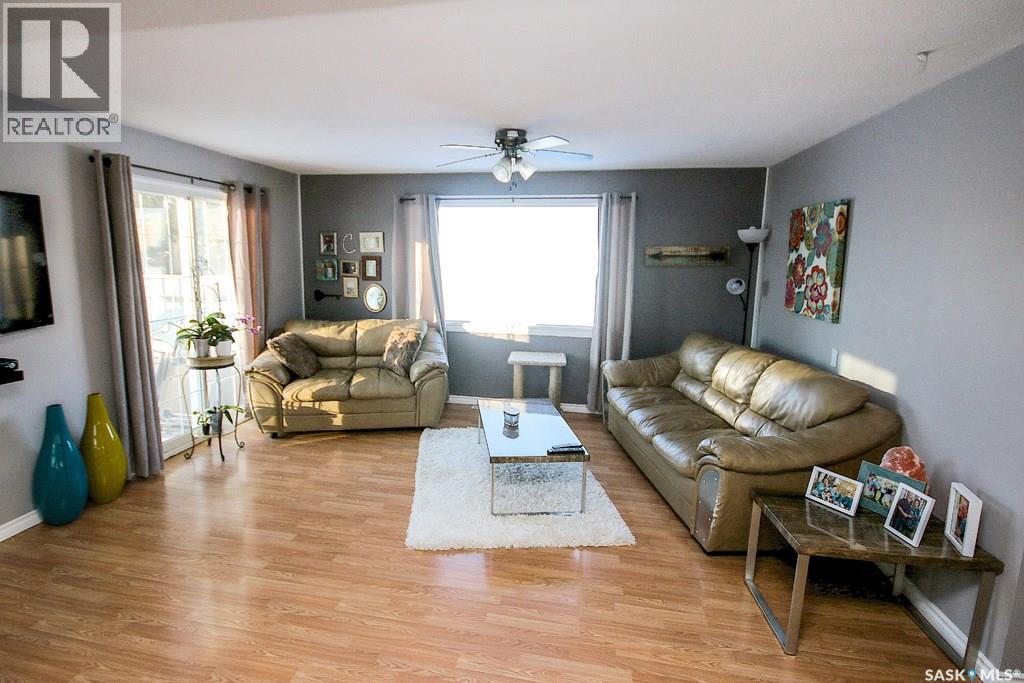646 Albert Street Property Photo 3
