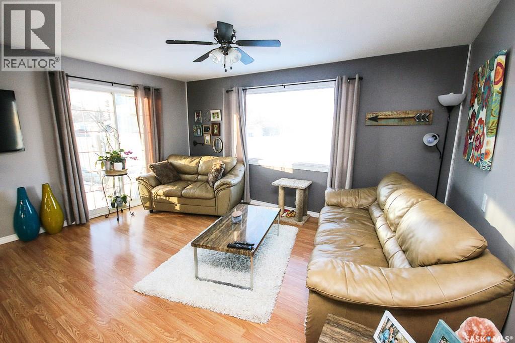 646 Albert Street Property Photo 4