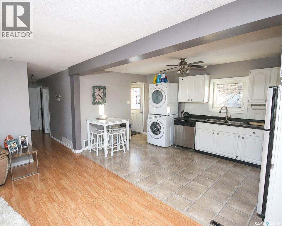 646 Albert Street Property Photo 8