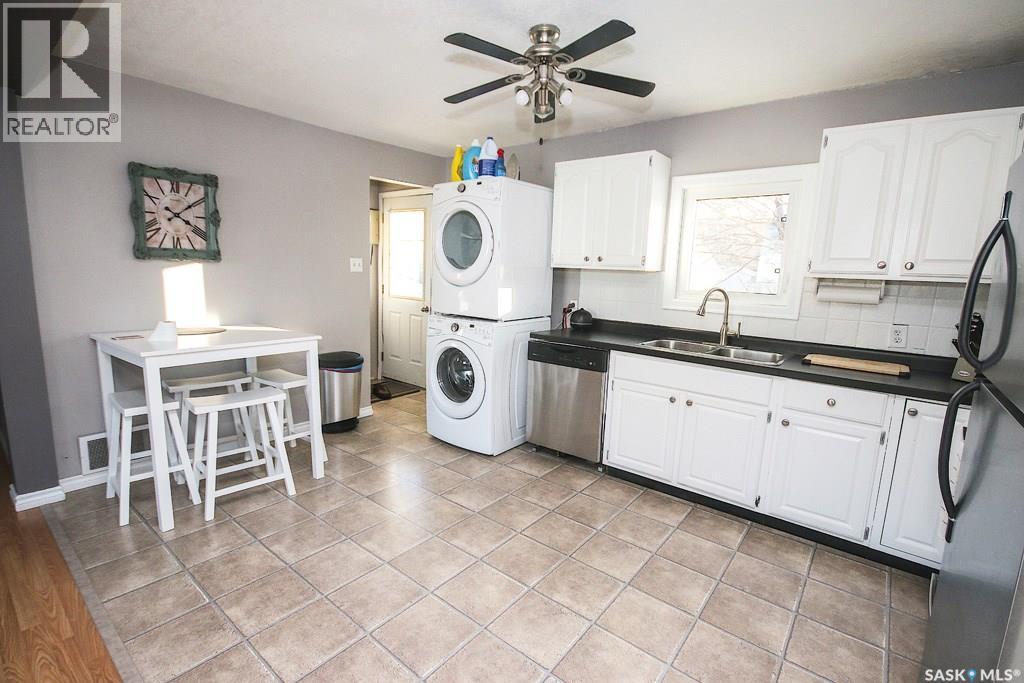 646 Albert Street Property Photo 10