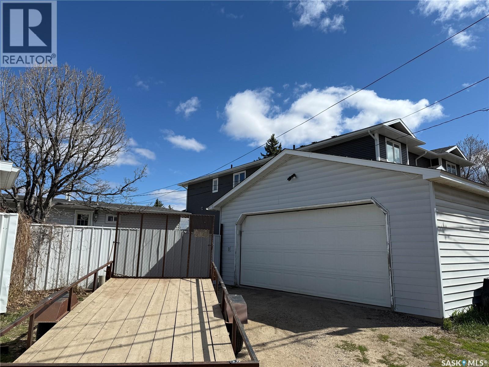 646 Albert Street Property Photo 35