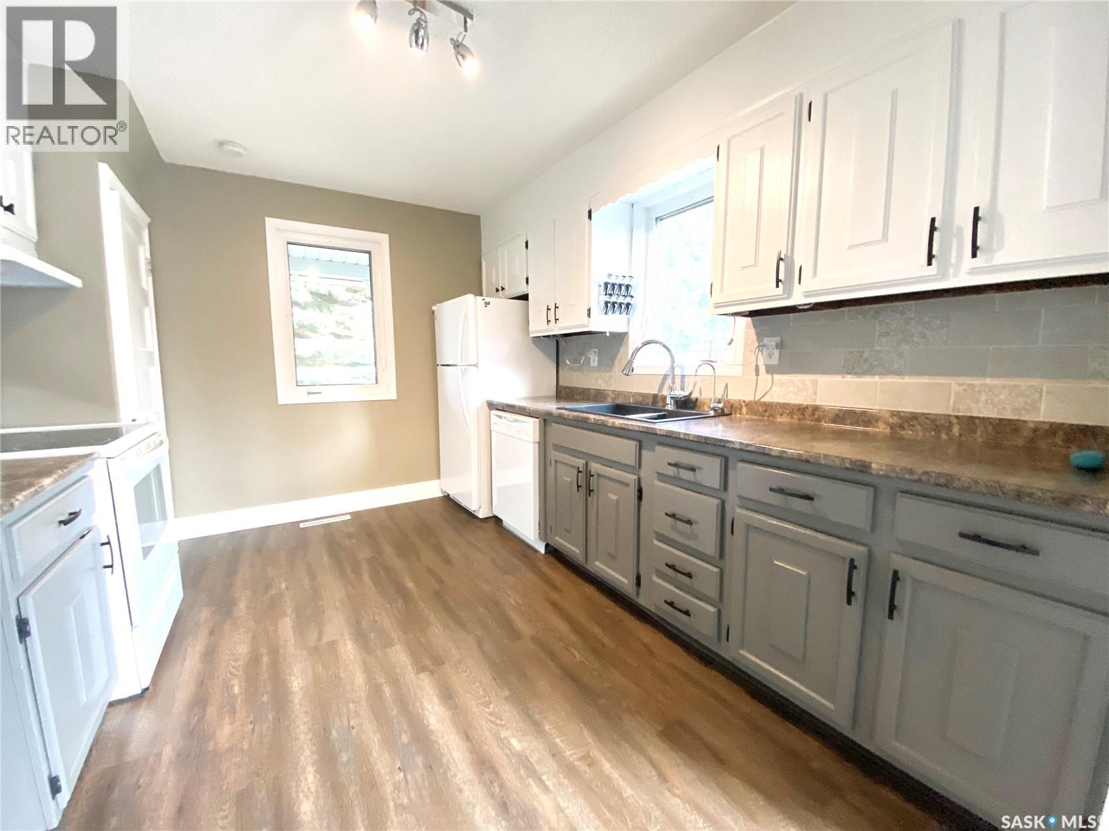 325 Grout Street Property Photo 11