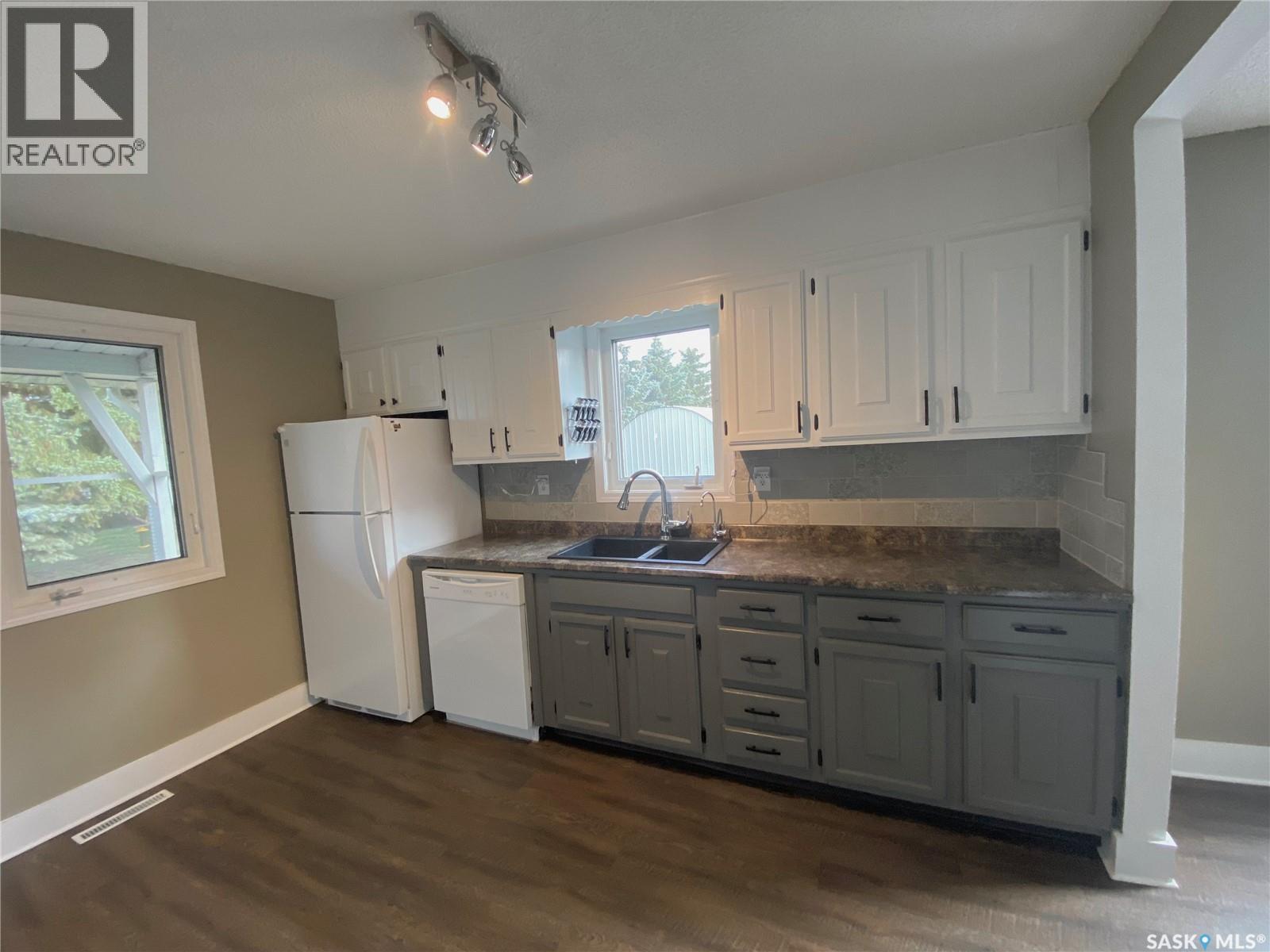 325 Grout Street Property Photo 12