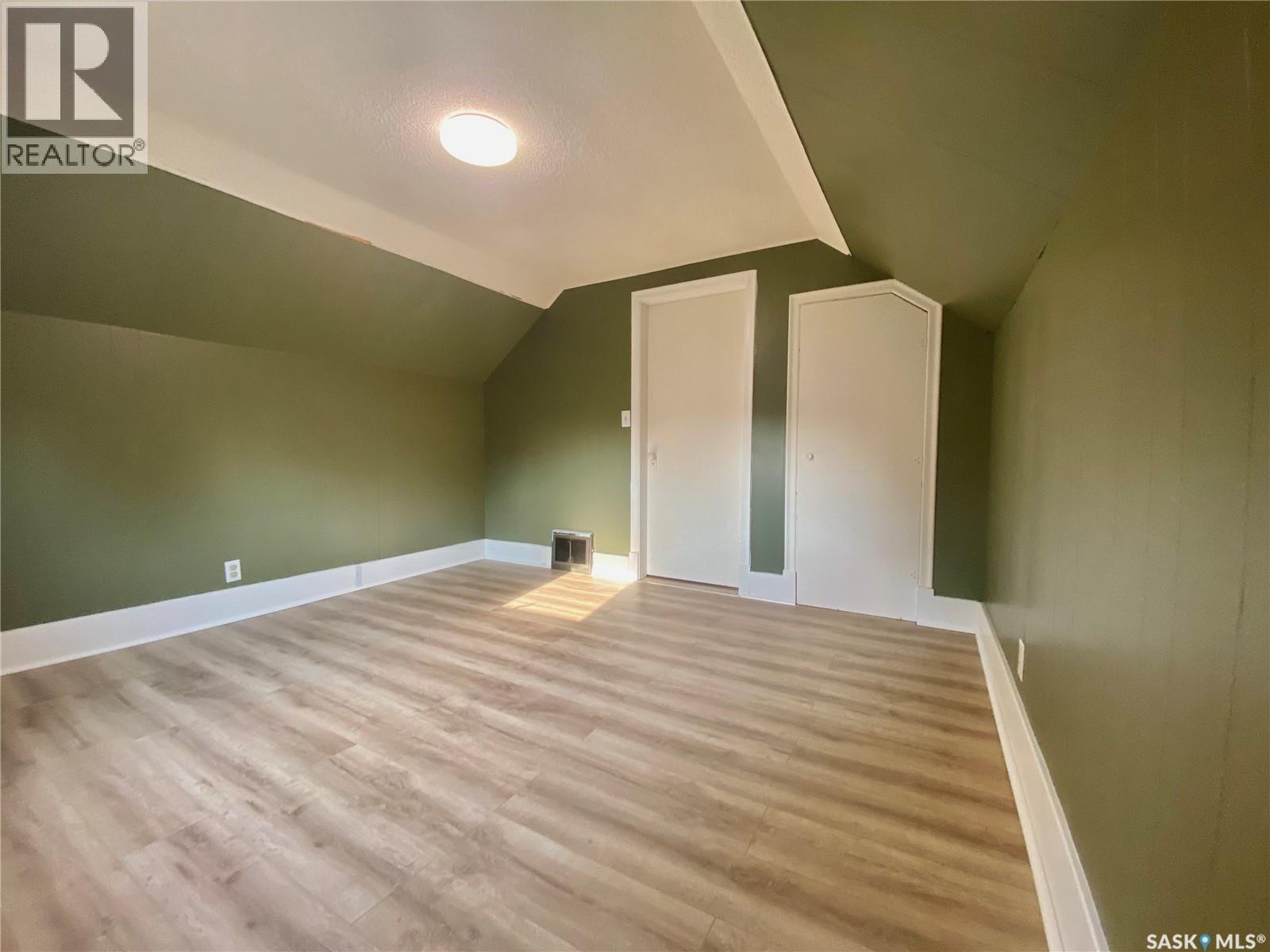 325 Grout Street Property Photo 25