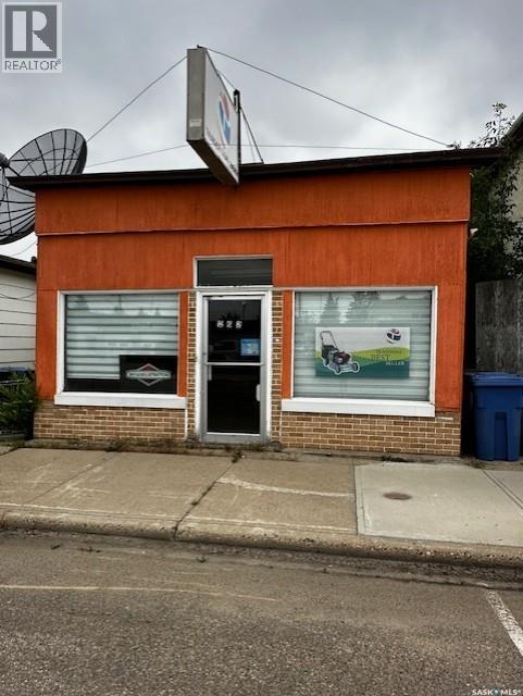 262 3rd Avenue W Property Photo 1