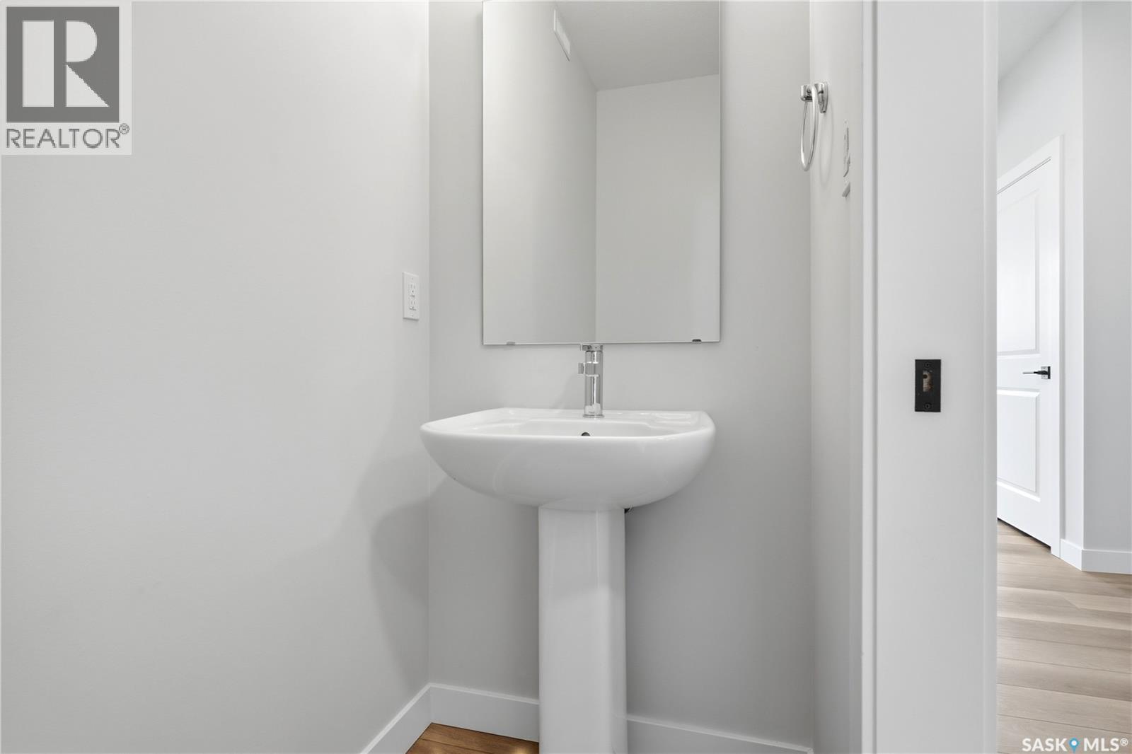 3180 Favel Drive Property Photo 12