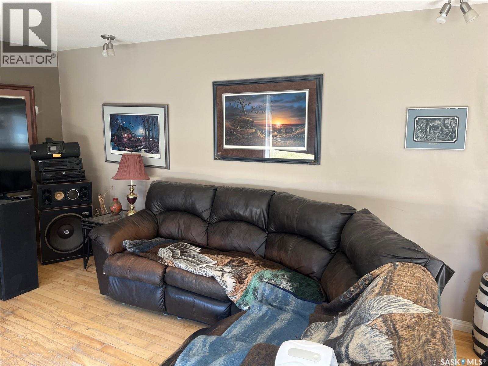 Hoodoo Acreage Property Photo 17