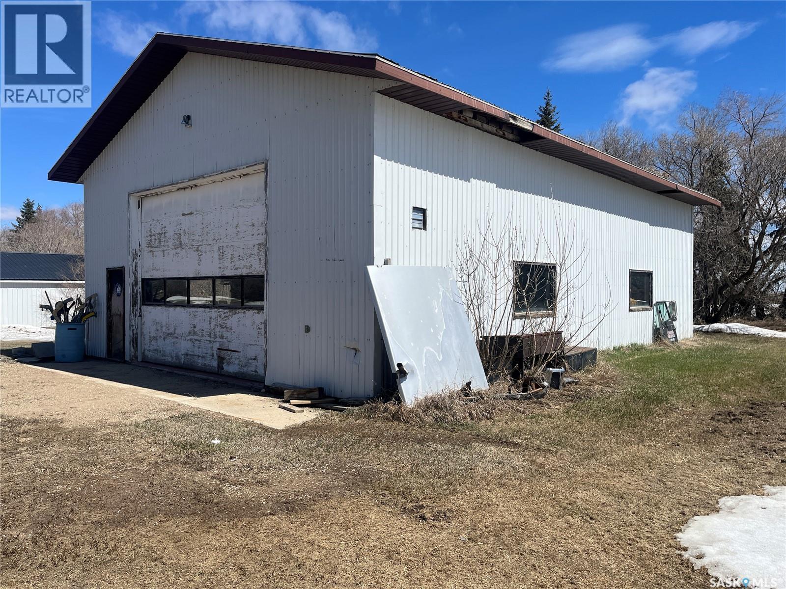 Hoodoo Acreage Property Photo 39