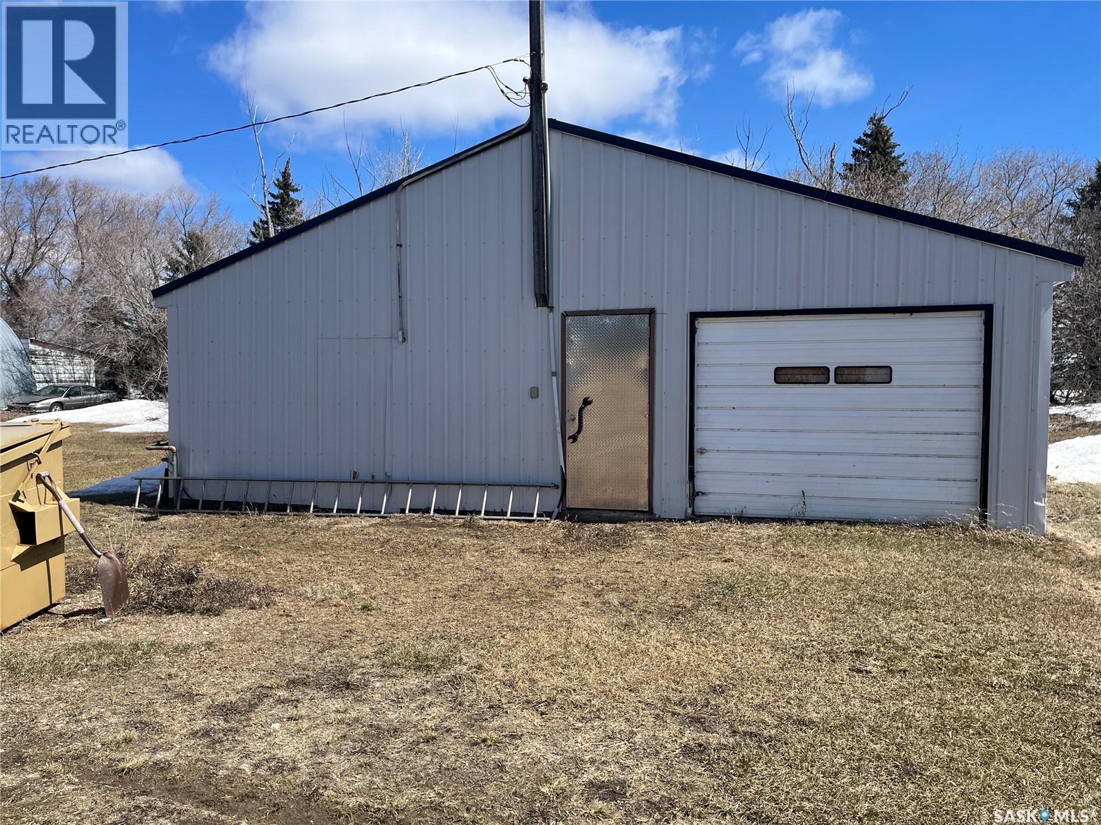 Hoodoo Acreage Property Photo 49