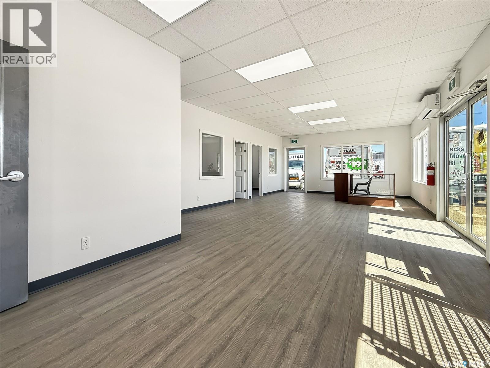801 Cheadle Street W Property Photo 6