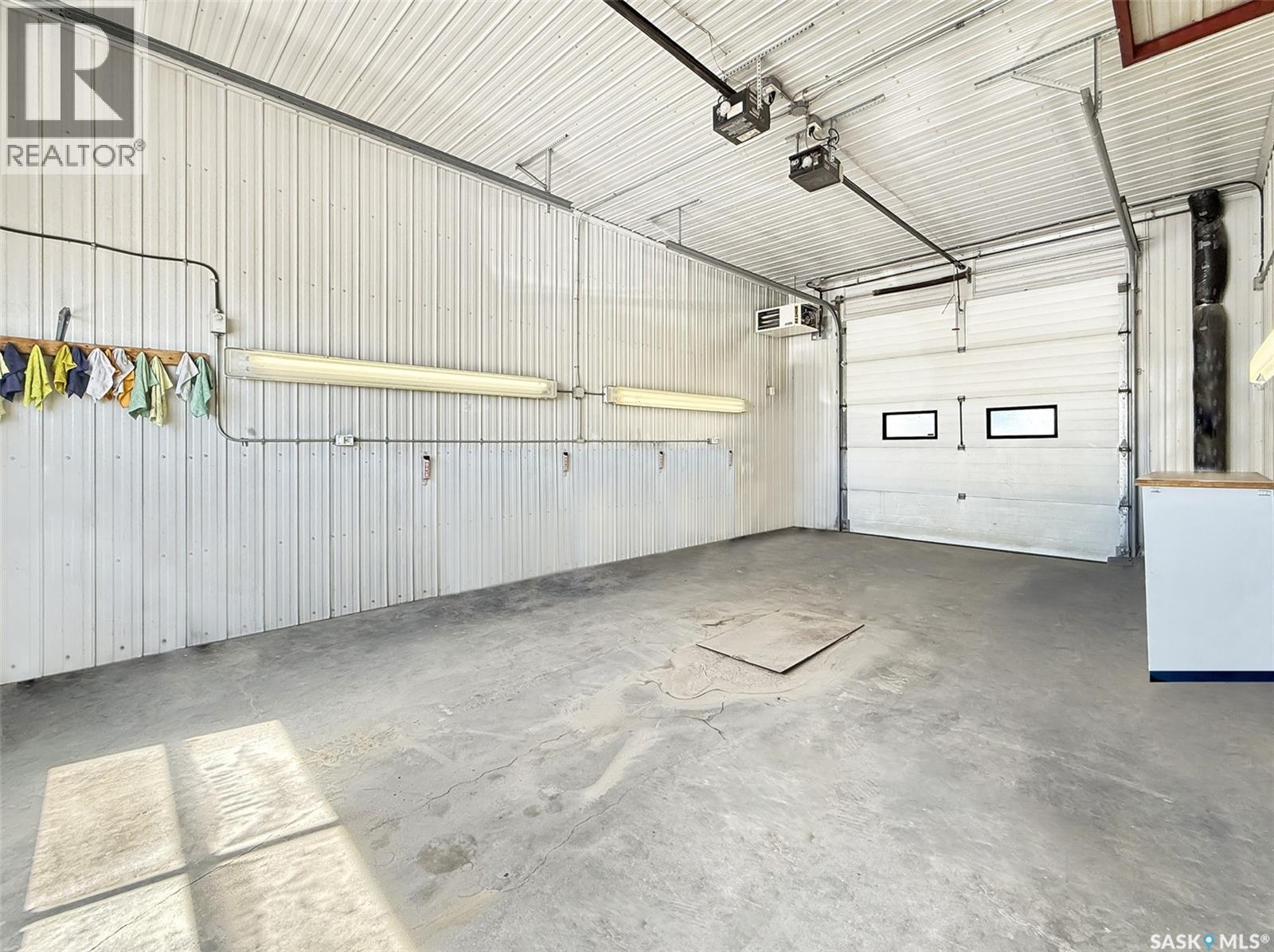 801 Cheadle Street W Property Photo 13