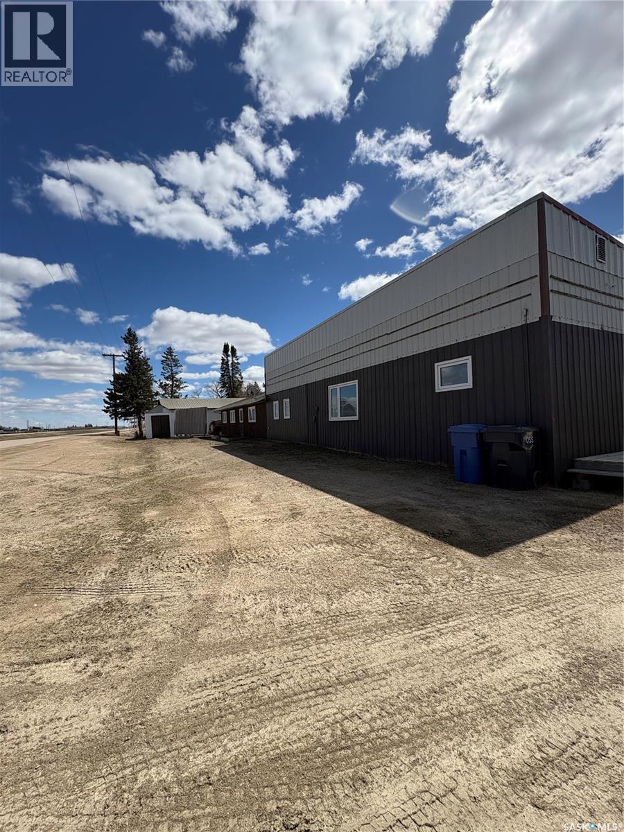 404 Yellowhead Highway Property Photo 1