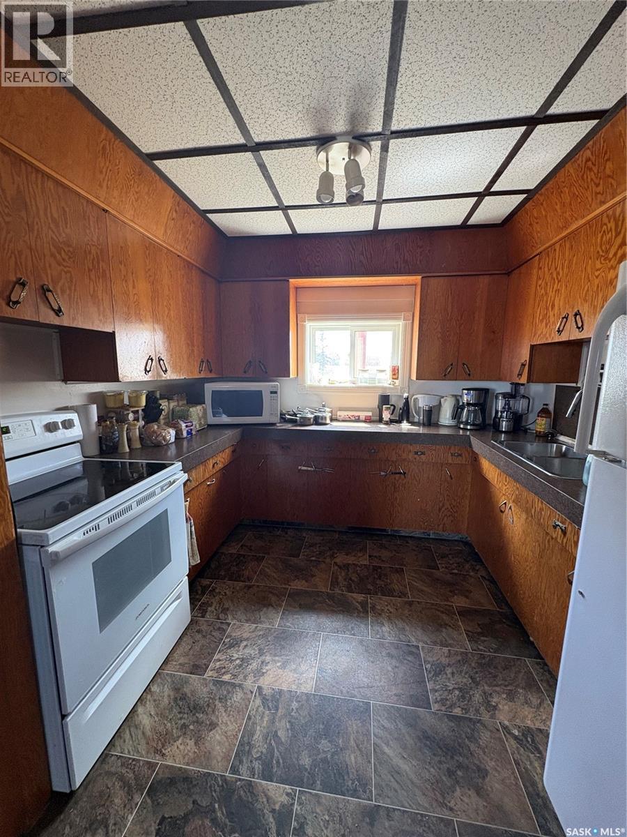 404 Yellowhead Highway Property Photo 7