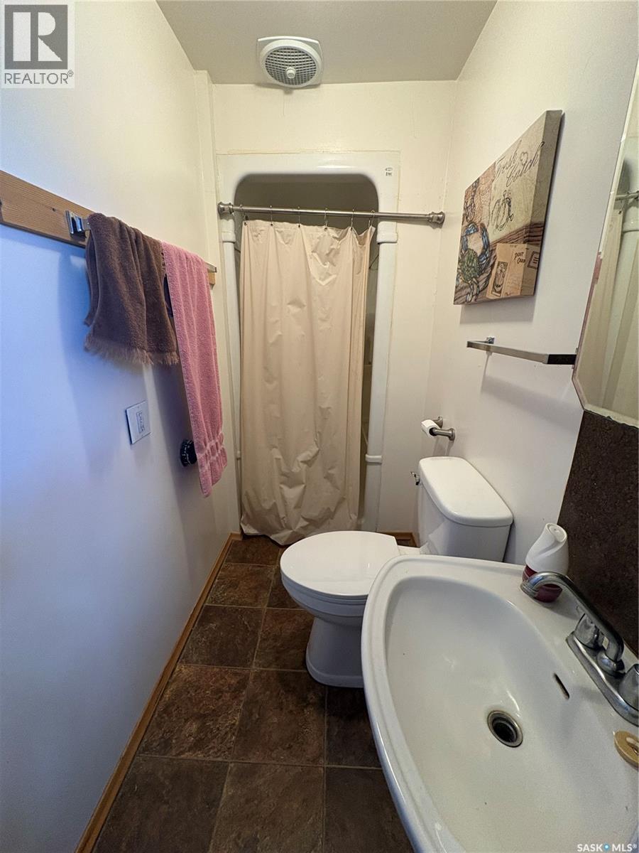 404 Yellowhead Highway Property Photo 17