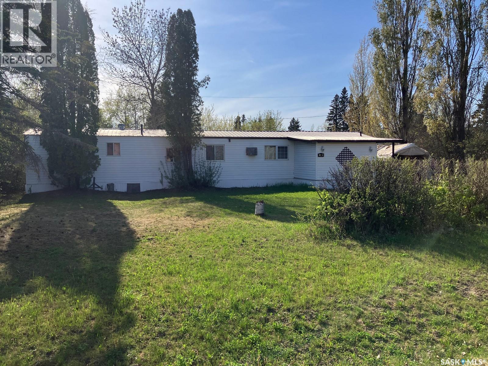 407 Railway Avenue Property Photo 1