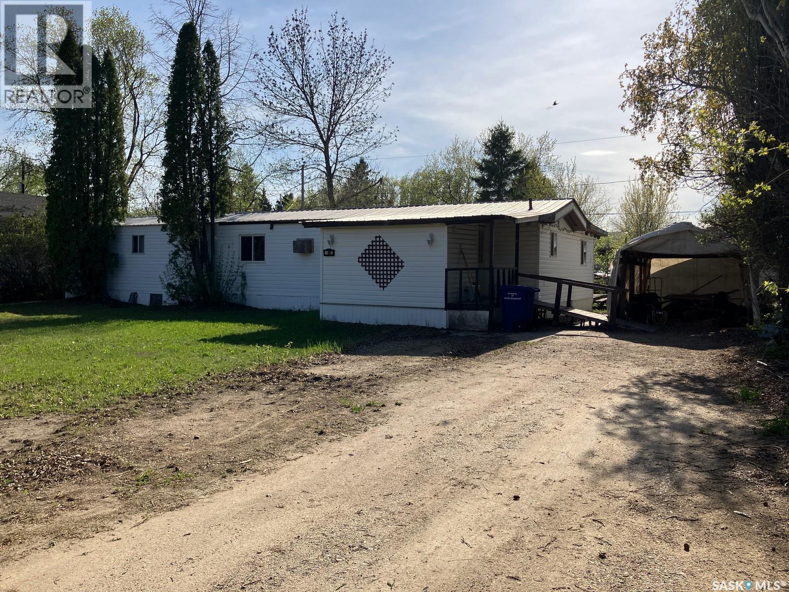 407 Railway Avenue Property Photo 2