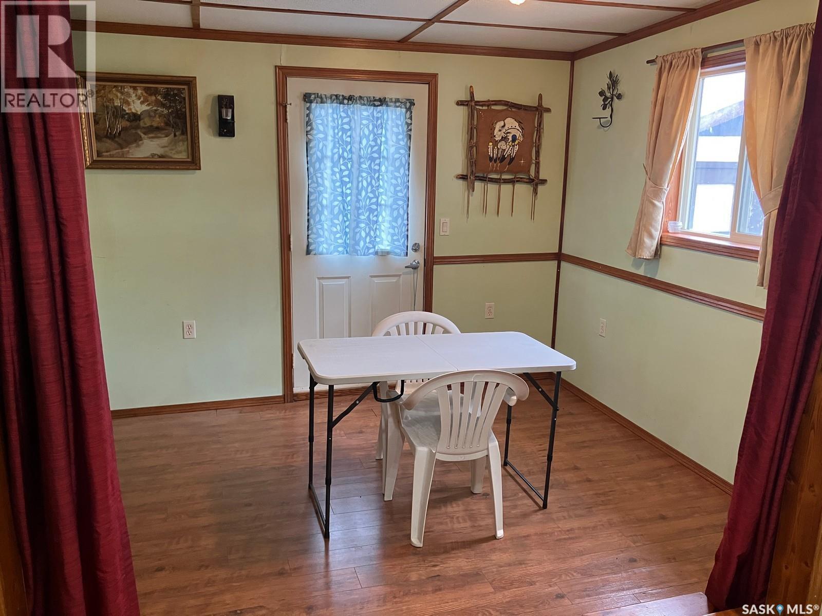 407 Railway Avenue Property Photo 6