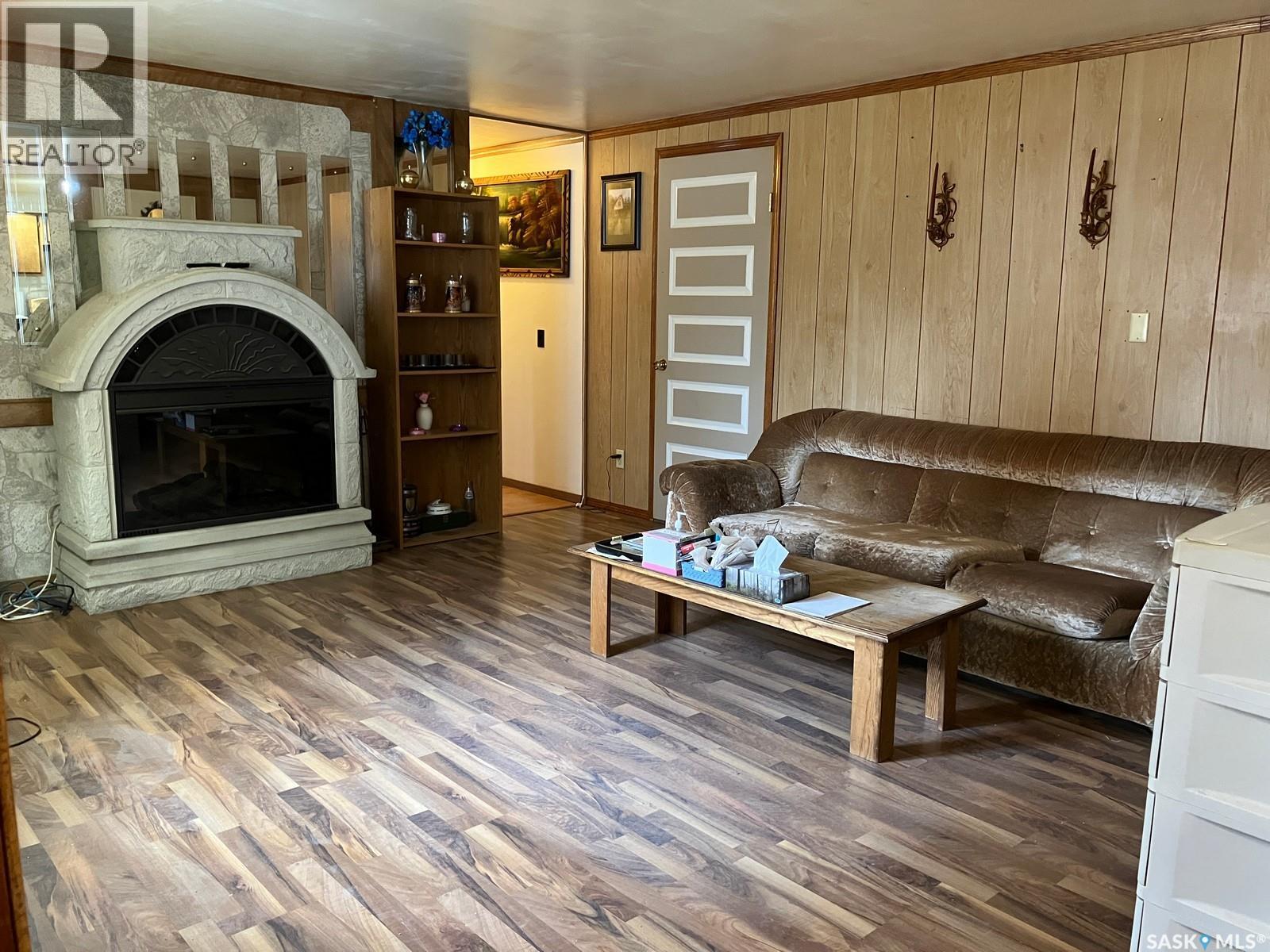407 Railway Avenue Property Photo 8