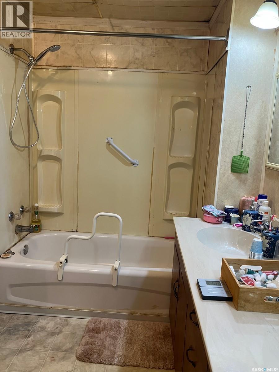 407 Railway Avenue Property Photo 18