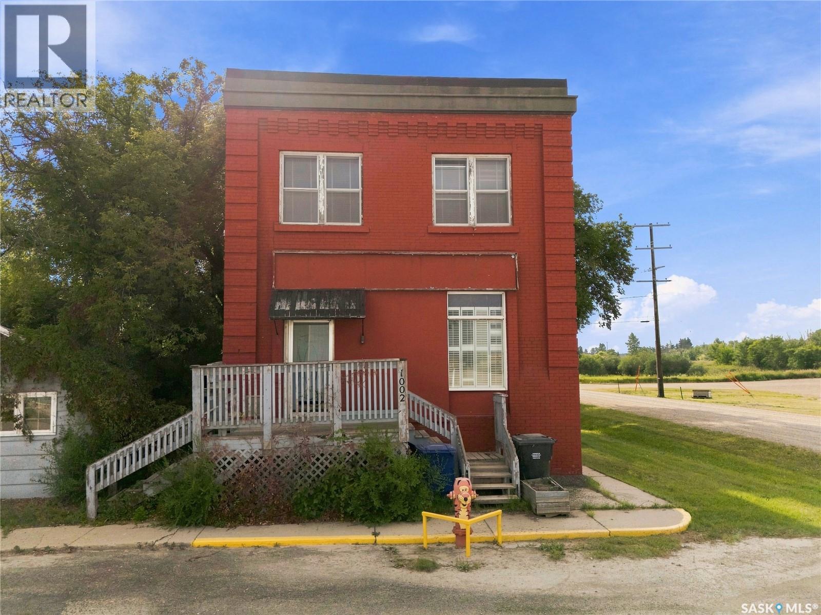 1002 9th Street Property Photo 1