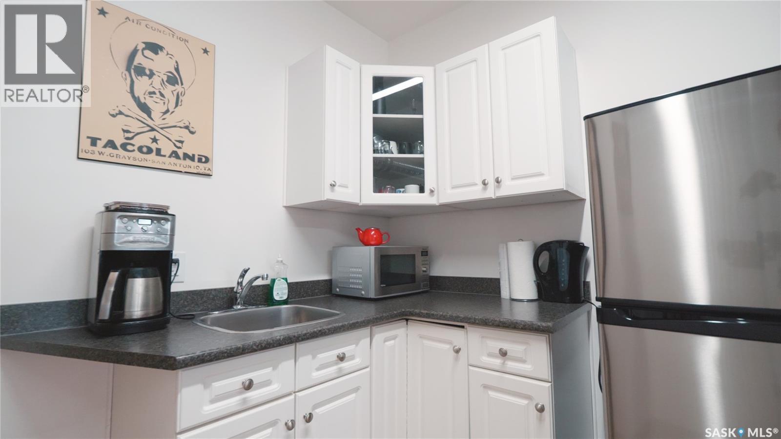 317 20th Street W Property Photo 12