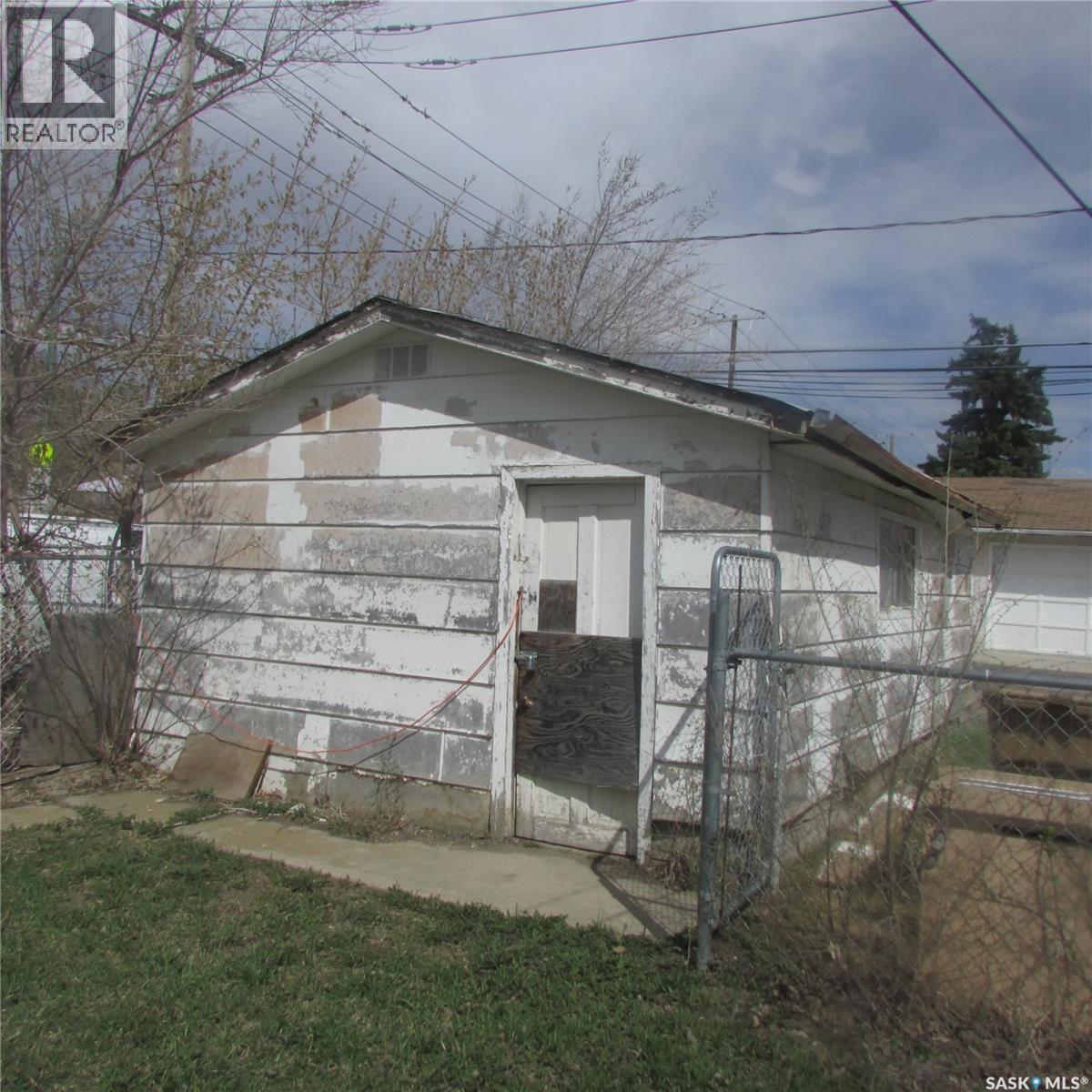 405 Scarth Street Property Photo 4