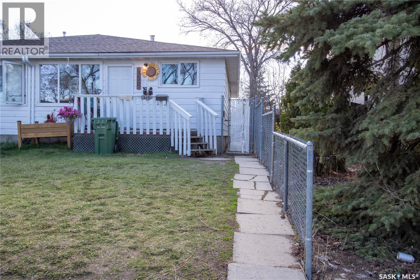 350 & 352 Toronto Street Property Photo 2