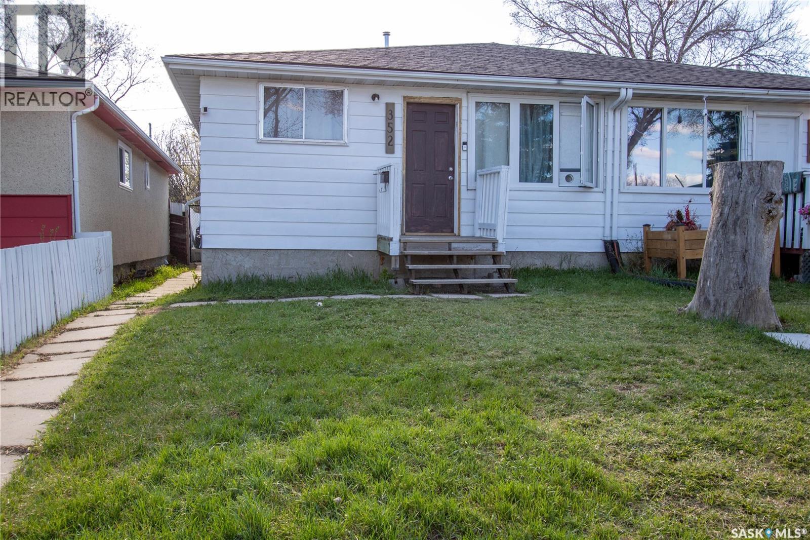 350 & 352 Toronto Street Property Photo 4